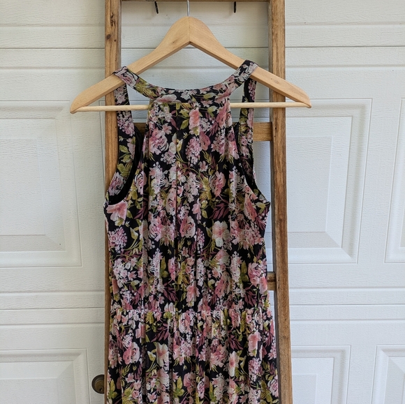 Sunday In Brooklyn Floral Maxi Dress - Picture 4 of 5